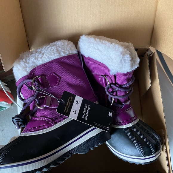 Girls sorel boots